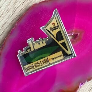 Vintage Staten Island Yankees Pin - 1990s Baseball Memorabilia